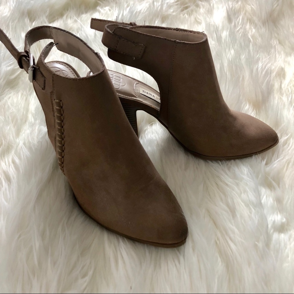 Dana Buchman heels